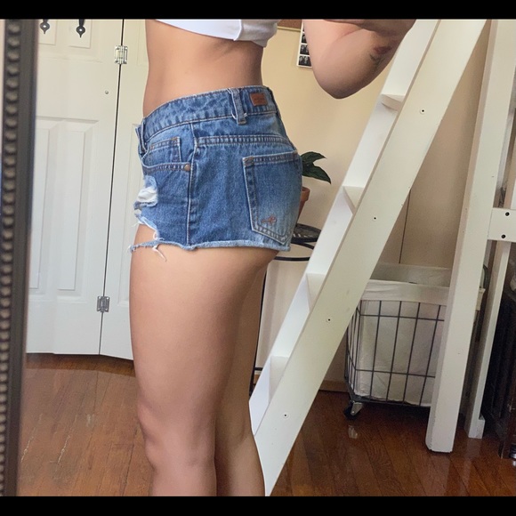 Shorts - Picture 2 of 4